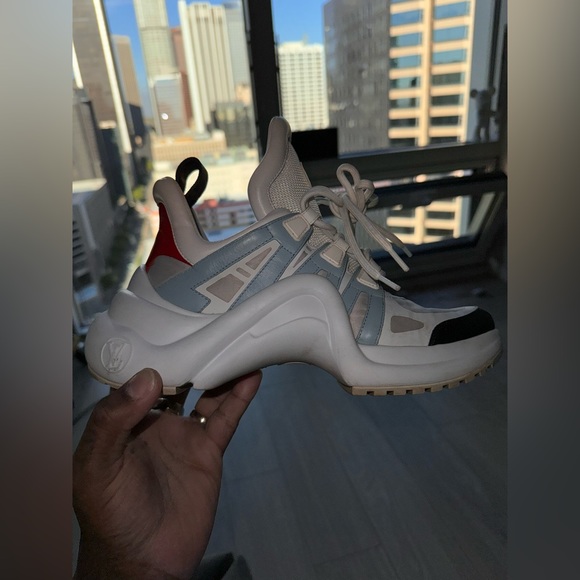 Louis Vuitton LV Archlight Sneakers - Picture 7 of 14